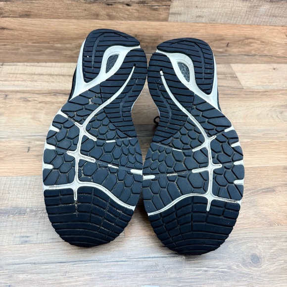 New Balance Fresh Foam 860v11 women  11 Cushioned Running Sneakers M860B11 - Picture 5 of 8